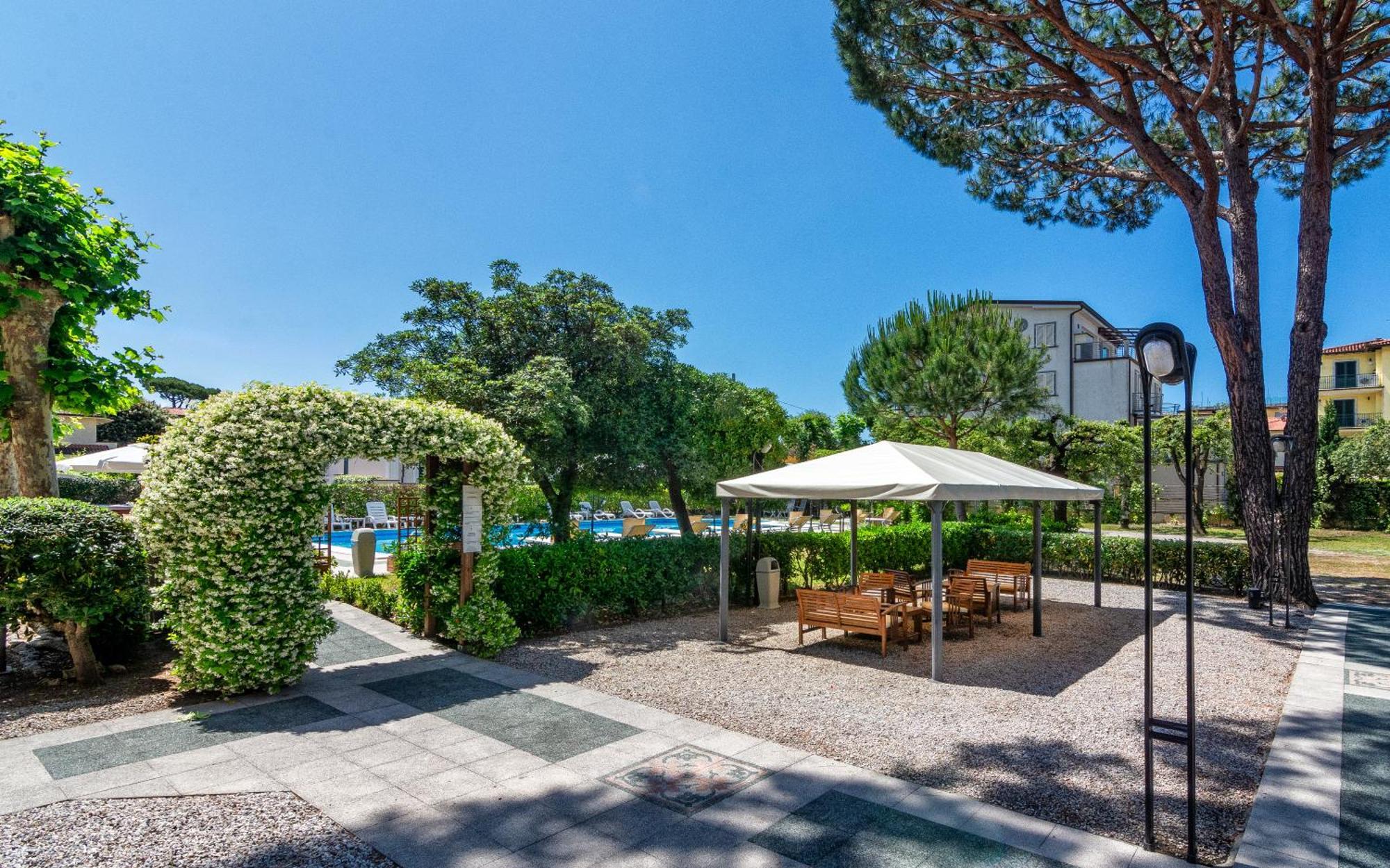 Hotel Apuana Marina di Pietrasanta Exterior foto