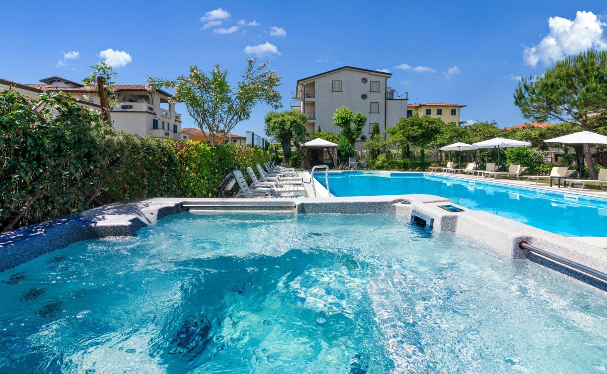 Hotel Apuana Marina di Pietrasanta Exterior foto